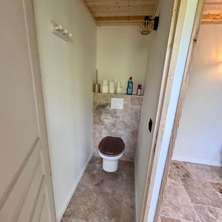 בית נופש Maisonette Les Pieds Dans L'eau