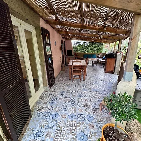Maisonette Les Pieds Dans L'eau Pietrosella