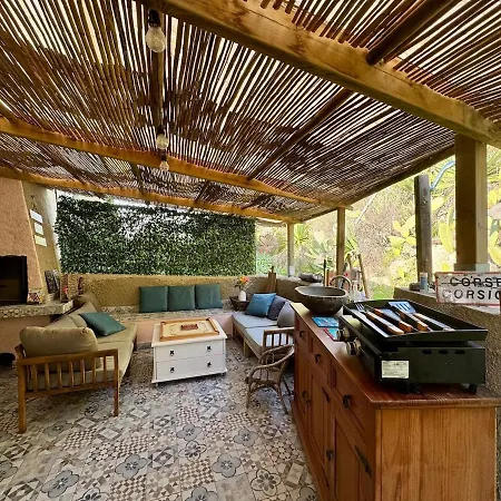 Maisonette Les Pieds Dans L'eau * Pietrosella