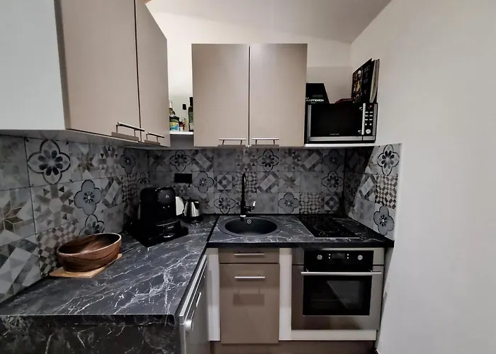 Maisonette Les Pieds Dans L'eau * Pietrosella