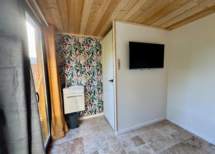 Maisonette Les Pieds Dans L'eau * Pietrosella